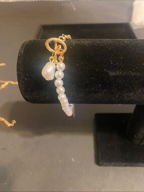 Gold Pearl Bead Bracelet with Baroque Pearl Charm